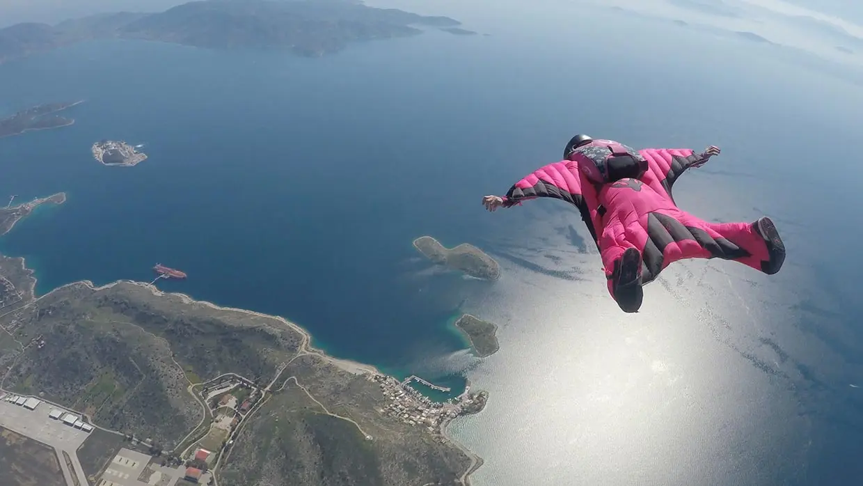 Η σχολή και το drop zone του Skydive Megara στα Μέγαρα